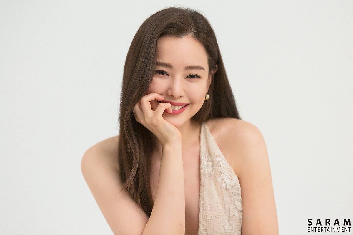 Lee Ha Nee Saram Entertainment Profile photos